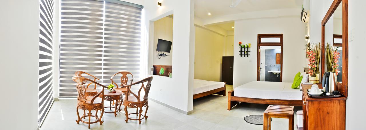 Rominrich Hotel Hikkaduwa Exterior photo